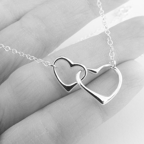 Herzen Halskette, Interlocking Herzen Halskette, Mama und ich Halskette, Einfache Herzen Halskette, Silber Herz Halskette, minimale Herz Halskette