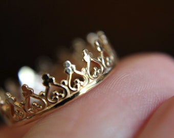 14k Solid Gold Crown Ring. Wedding Band. Engagement Ring, Princess Ring, Promise Ring, Gold Band, Simple Gift, 14k Yellow Gold Ring, Gold