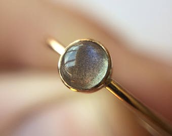 Labradorite Ring, Gold Labradorite Ring, Simple Minimalist Ring, Natural Gemstone, Gemstone Stacking Ring, Labradorite Jewelry, Simple Band