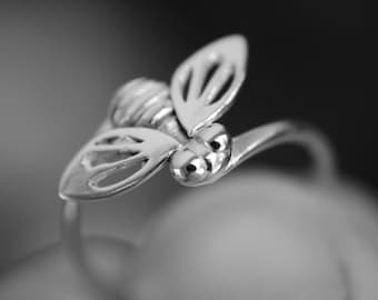 Bee Ring, Little Bee, Bypass Bee Ring, Honey Bee Rings, Gift, Simple Bee Ring, Silver Bee, Stacking Ring, Simple Ring, Minimalist, Gift