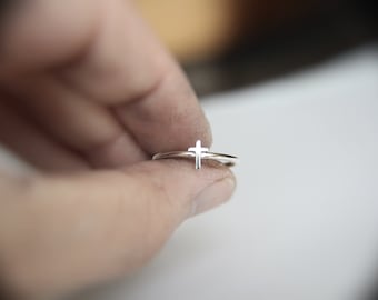 Petite bague croix en argent sterling, petite croix, cadeau de Pâques, bague croix, bague chrétienne, bague de baptême, bague foi, bague croix en argent, cadeau