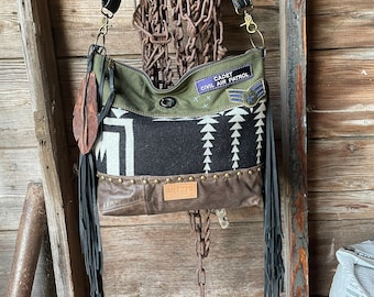 Feito sob encomenda Crossbody de couro de lã nativa