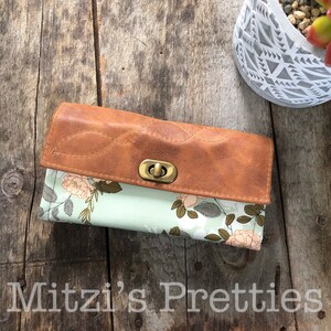 MADE TO ORDER Mom Brieftasche mit Reißverschlusstasche, 12 Kartenfächern & Echtleder Klappe