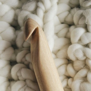 30/40/50 Mm Crochet Hook. GIANT Wooden Crochet Hook Sizes. 50mm, 40mm, 30mm,  Wooden Crochet Hook 
