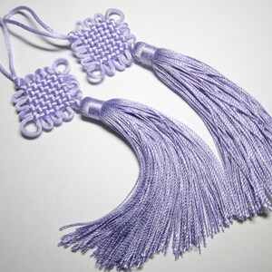 Nappe cinesi con nodo infinito, LILLA, un paio, nappe con nodo portafortuna con nodo più grande, nappe viola chiaro, DUE pezzi.