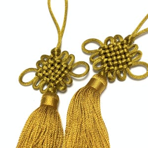 Nappe cinesi con nodo piatto in ORO ANTICO, nappe portafortuna con nodo infinito, un paio, lunghezza 8"/20 cm, nappe portafortuna in oro, 2 pezzi.