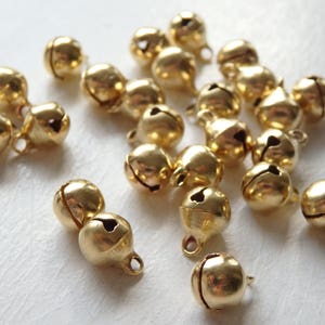 25 dzwonków mosiężnych, 6 x 10 mm dzwonków mosiężnych do luksusowych opakowań, dzwonki brzęczące, dzwonki do biżuterii, dzwonki bożonarodzeniowe, dzwonki świąteczne, 25 szt.