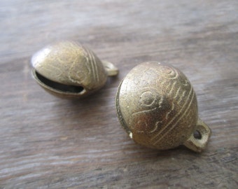 2 Large Tibetan tiger bells for malas, jewelry designs, amulets, Tibetan brass bells, large size, 20X24mm, TWO pcs.