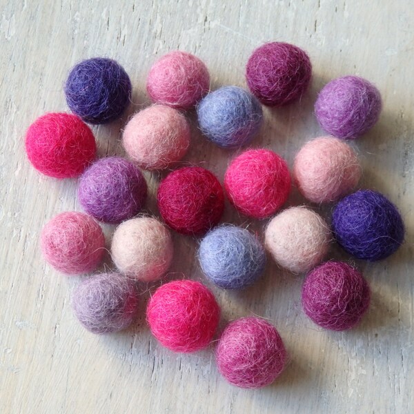 25 Nepalese handmade wool felt pom poms, PINK PURPLE mix, pure sheeps wool pom poms from Nepal, 1 cm wool felt balls, 25 pcs.