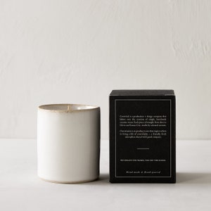 Amber Santal 7 oz Candle image 2