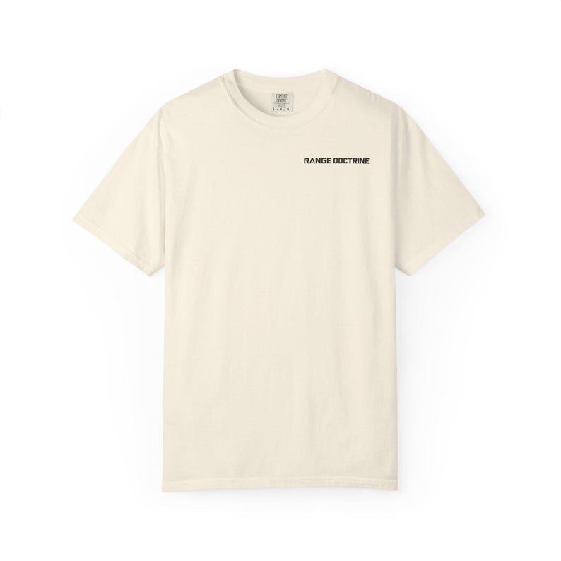 Camiseta con normas de seguridad para armas de fuego, camiseta para oficial de campo de tiro, estampado de seguridad en la espalda, regalo para instructor de tiro, camiseta de tejido grueso teñida en prenda. imagen 2