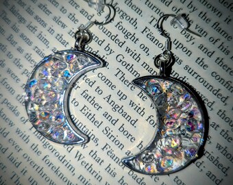 Silver Tone Moon Shaped irredesent Beads in Resin Earrings