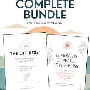 Puede incluir: Un paquete de descarga digital con dos libros electrónicos titulados The Life Reset y 12 Months of Peace, Love & Bliss. Las portadas blancas tienen texto oscuro, iconos de sol y dibujos botánicos en tonos melocotón y verde sobre un fondo.