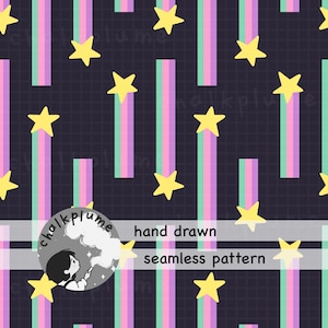 Può includere: Un motivo senza cuciture con stelle gialle e strisce verticali in rosa pastello, viola e verde menta su uno sfondo a griglia grigio scuro. Un logo circolare con il testo chalkplume e le parole hand drawn seamless pattern.