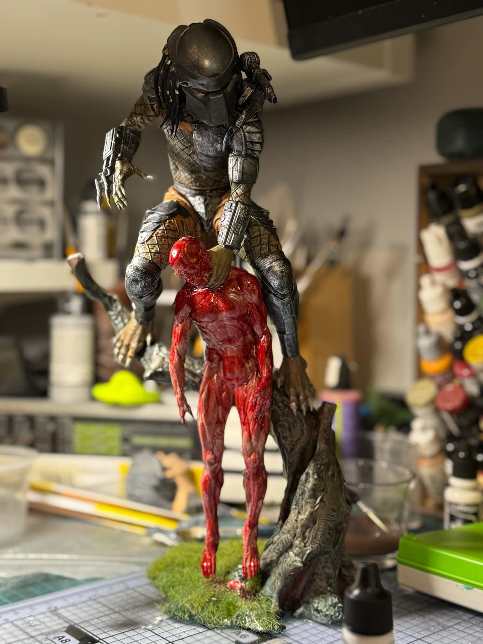 Predator statue - Etsy 日本