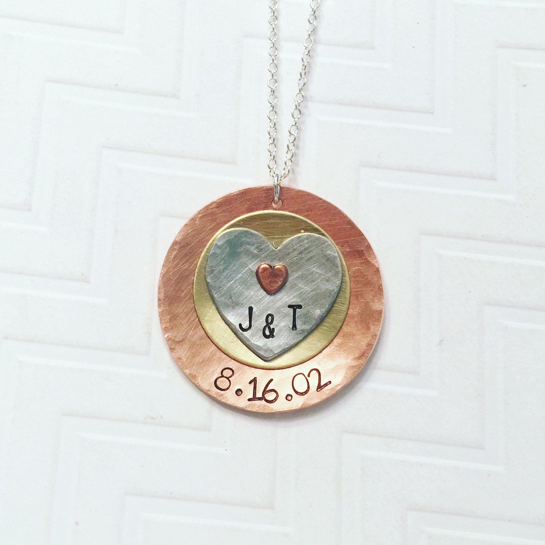 Custom Personalized Name Text Date Necklace Engraving Words Stainless Steel  Circle Round Pendant Washer Gift for Mothers Day