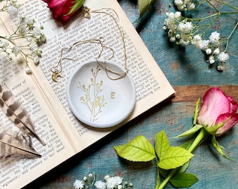 Personalised gold wildflower clay ring dish / trinket dish / bridesmaid proposal / jewellery dish / flower prop / cottagecore flat lay