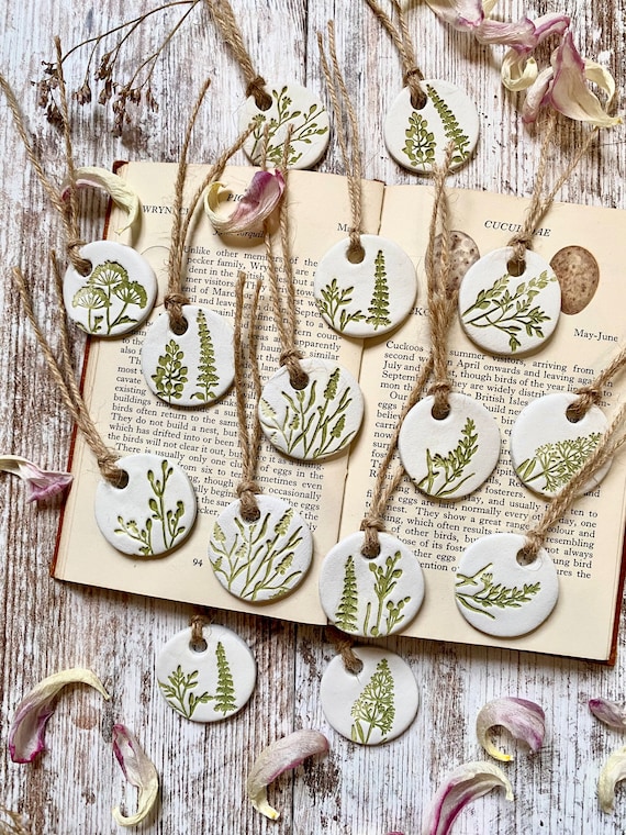 Handmade wildflower clay present tags / wedding place tags / clay gift tags / birthday tags / rustic tags / cottage core / gift wrapping /