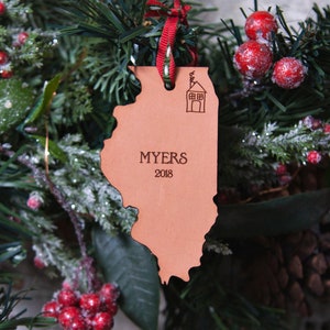 Adorno navideño de cuero personalizado / Regalos personalizados para nuevos hogares / Adorno personalizado de Illinois / Adorno de mapa personalizado / Regalo de agente inmobiliario