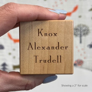 Bloque para bebé con regla para registrar las estadísticas de nacimiento - Recuerdo de madera personalizado grabado, arce imagen 9