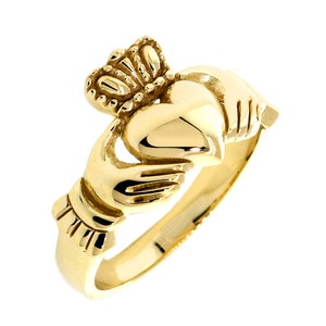 Ladies Claddagh Wedding Ring in 18k Yellow Gold