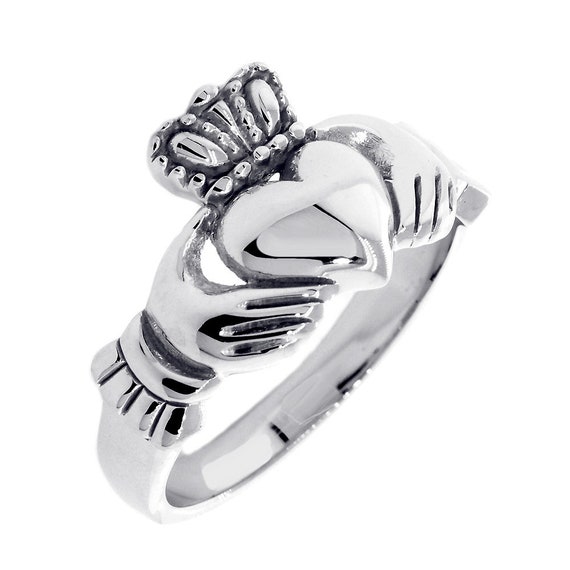 womens claddagh wedding ring