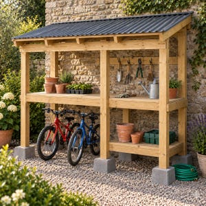 Puede incluir: Un banco de trabajo de madera para jardín con techo de metal corrugado, que cuenta con dos niveles de estantes, herramientas de jardín colgantes, macetas de terracota, una regadera de metal y dos bicicletas infantiles bajo la superficie.