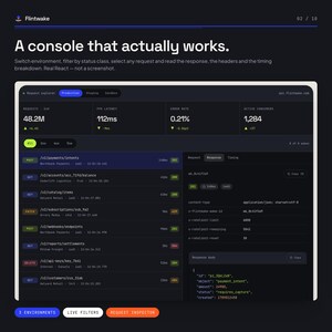 Pu&ograve; includere: Un'interfaccia software a tema scuro intitolata Flintwake che mostra una dashboard di esplorazione delle richieste. Include metriche per richieste, latenza, tassi di errore e consumatori attivi, insieme a un elenco di endpoint API e un pannello.