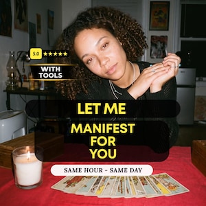 Pode incluir: Uma pessoa de cabelo encaracolado e camisola preta, posicionada atrás de uma superfície vermelha com uma vela branca acesa e uma fila de cartas de tarot. O texto sobreposto diz 5.0 estrelas, WITH TOOLS, LET ME MANIFEST FOR YOU, SAME HOUR - SAME DAY.