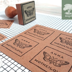 Nottua: timbro personalizzato (4x4 cm)