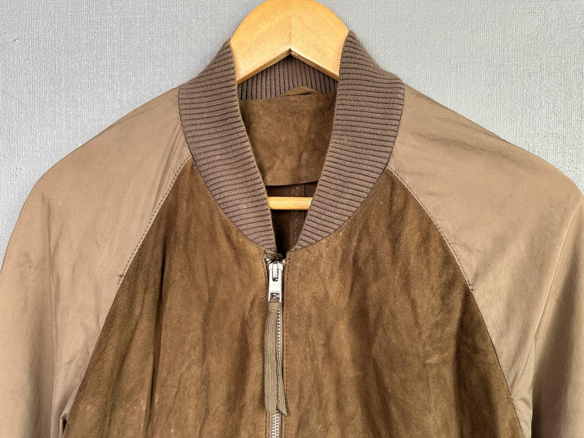 Vintage AllSaints Suede Bomber Jacket Medium Brown Goat Suede Leather Varsity Coat Distressed Grunge Aviator Jacket, photo 4 sur 5