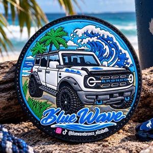 Toppa Ford Bronco Blue Wave / Distintivo in PVC personalizzato con nome e design 4x4 / Accessorio per avventure fuoristrada
