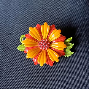 Vintage Enamel Flower Brooch Pin 70s 60s MOD Retro Flower Power Hippie EUC