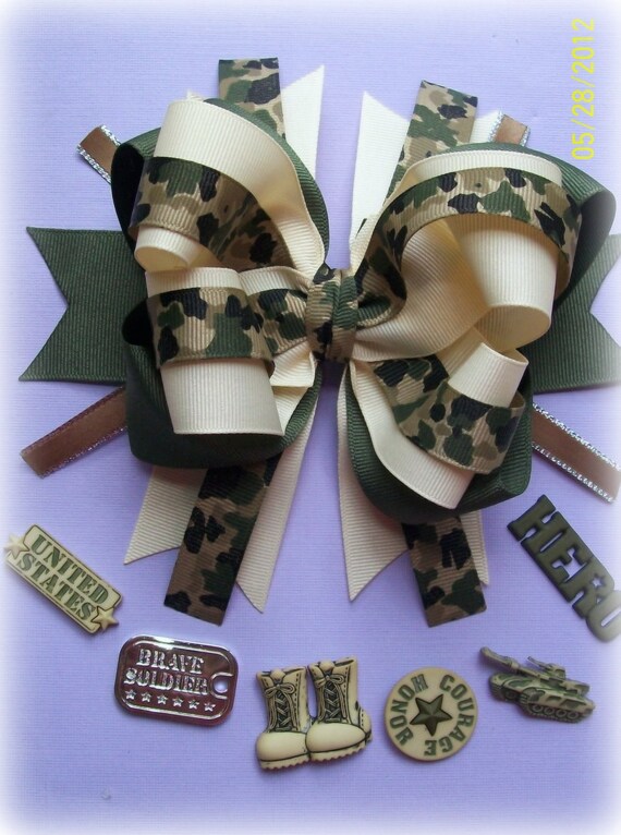 Items similar to Camo boutique hair bow with choice of center