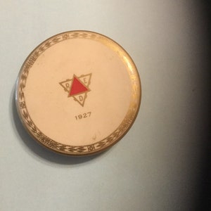 Vintage 1927 Powder Compact