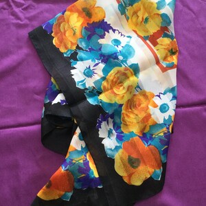 Vintage Floral Print Scarf