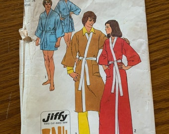 Vintage Simplicity Robe Pattern 5685