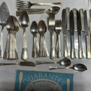 Vintage Wm Rogers Silverplate Flatware Set Sectional Design