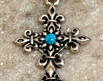 Exquisite Antique Sterling Silver  Fleur-de-lis Cross Weighing 2.5 grams