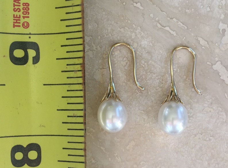 Exquisite 14k Pearl Shepherd Hook Drop Earrings Weighing 2.8 grams 1 in Length 7.5-8 mm Pearls