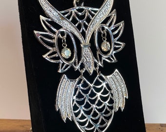 Vintage 70s Silver-tone Filigree Articulated OWL Rhinestone Eyes Pendant Necklace!