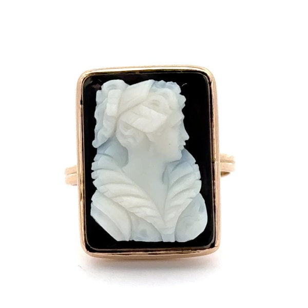 10k Yellow Gold Black and White Cameo Ring - Vintage Statement Jewelry with Intricate Scroll Detail - Classic Vintage Style