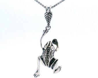 Sterling Silver Frog Pendant: Whimsical 3D Animal Charm