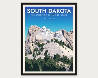 Puede incluir: Un póster de viaje enmarcado que muestra el Monumento Nacional Monte Rushmore en Dakota del Sur. El texto dice SOUTH DAKOTA, THE MOUNT RUSHMORE STATE y EST. 1889. La ilustración muestra los cuatro rostros presidenciales tallados sobre pinos.