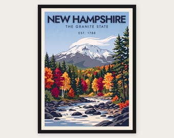 Puede incluir: Un póster enmarcado que muestra un paisaje de New Hampshire con una montaña nevada, un río con rocas y árboles de colores otoñales. El texto NEW HAMPSHIRE THE GRANITE STATE EST. 1788 aparece en letras azul oscuro en la parte superior.