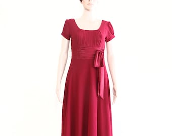 Lichte Bourgogne jurk. Jurk met mouwen. Bruidsmeisje Dress