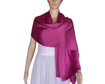 Magenta Wickelschal aus Satin Seide. Magenta Satin Seide Langer Schal. Weicher Schal.