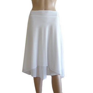 White Bridesmaid Skirt. Knee Length Skirt. White Evening Skirt. Stretch Short Skirt. 画像 1