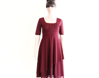 Bourgondische Bruidsmeisjesjurk. Jurk met mouwen