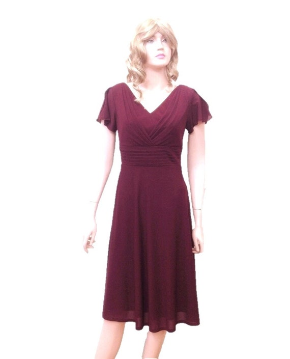 Wine Bridesmaid Dress. Dress With Sleeves. Knee Length Dress. Wine Dress With Sleeves. Wine Bridesmaid Dress. Dress With Sleeves. Knee Length Dress. Wine Dress With Sleeves.